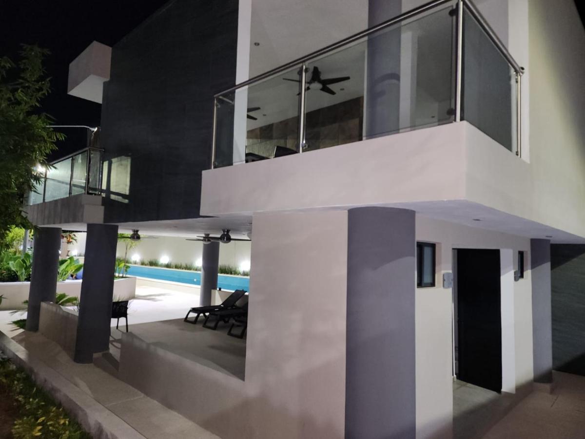 Astoria Gated Condos Cancun Exterior photo